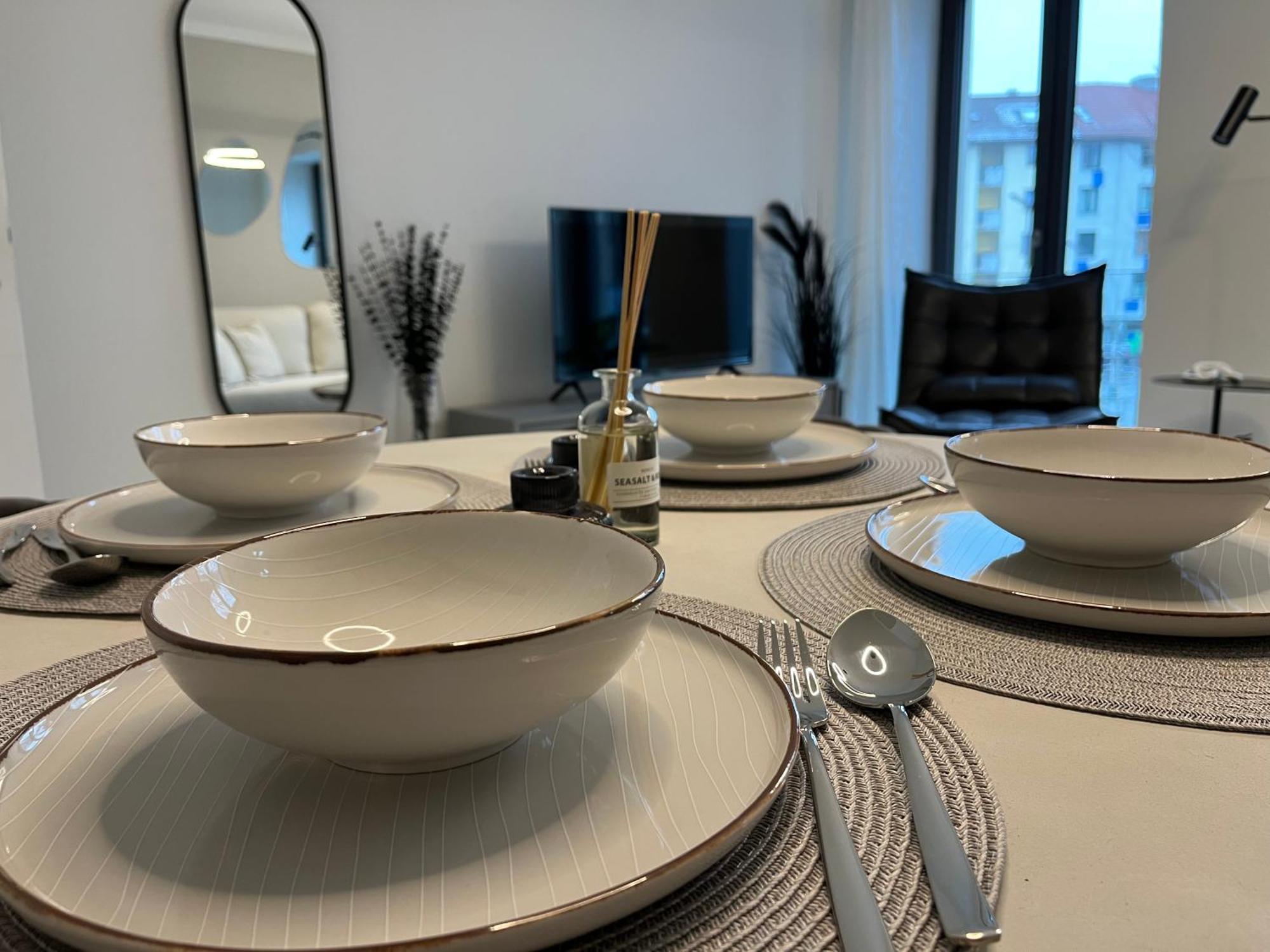 Stuttgart Lux Living - Stilvolles Wohnen Im Zentrum Estugarda Exterior foto