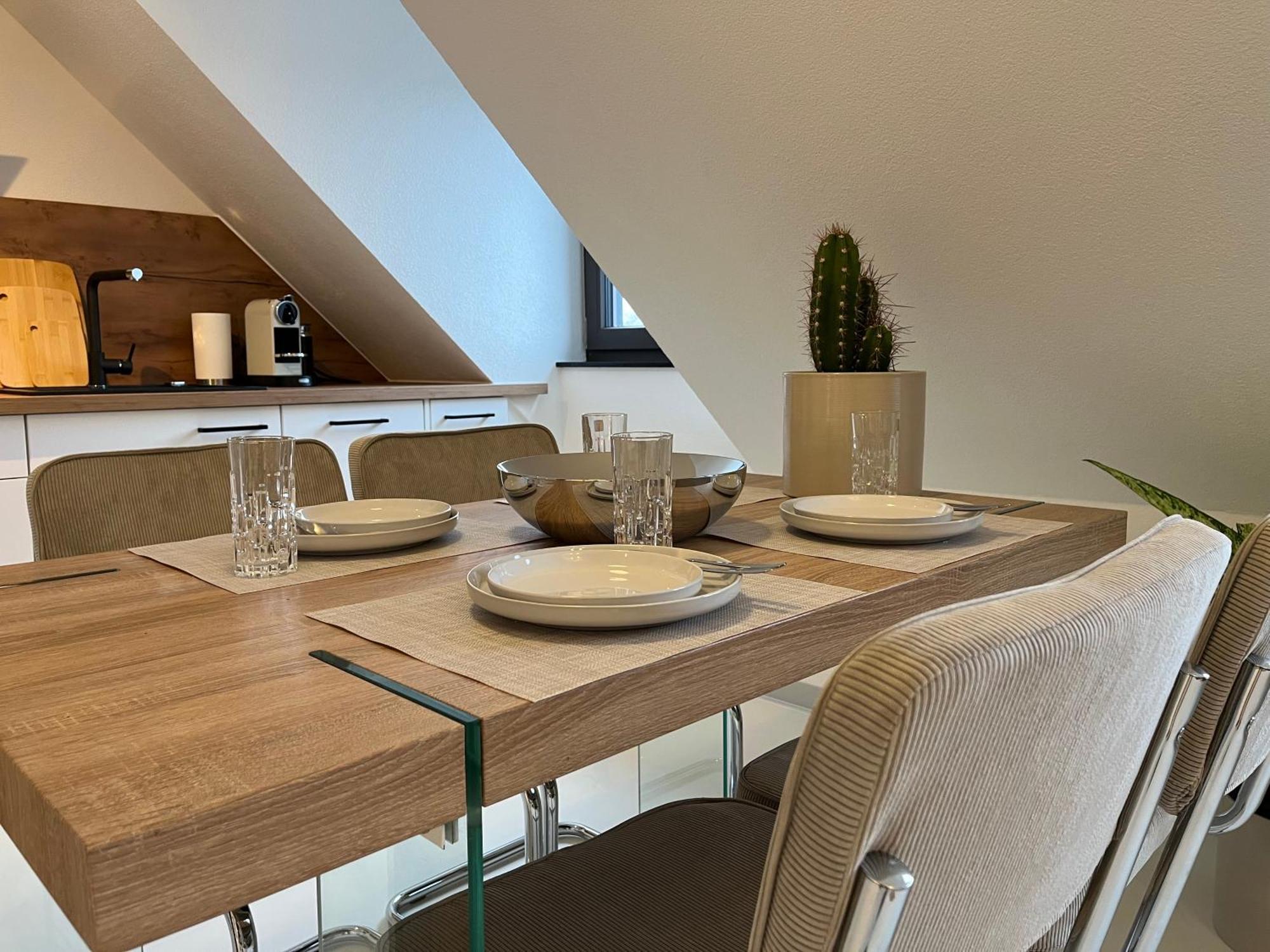 Stuttgart Lux Living - Stilvolles Wohnen Im Zentrum Estugarda Quarto foto