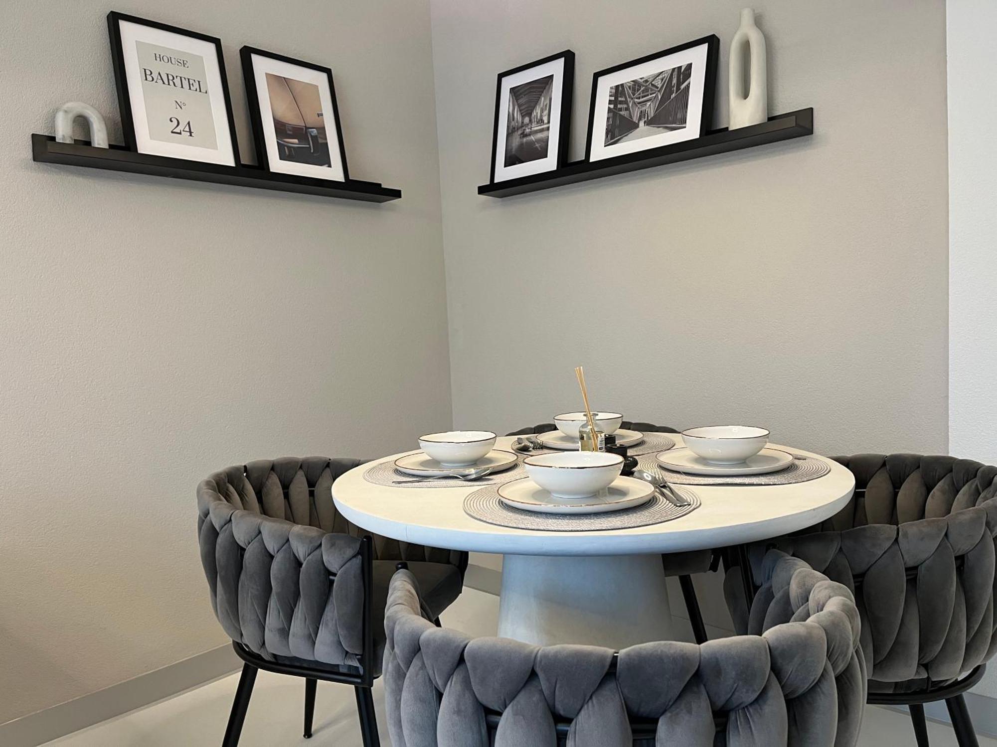 Stuttgart Lux Living - Stilvolles Wohnen Im Zentrum Estugarda Quarto foto