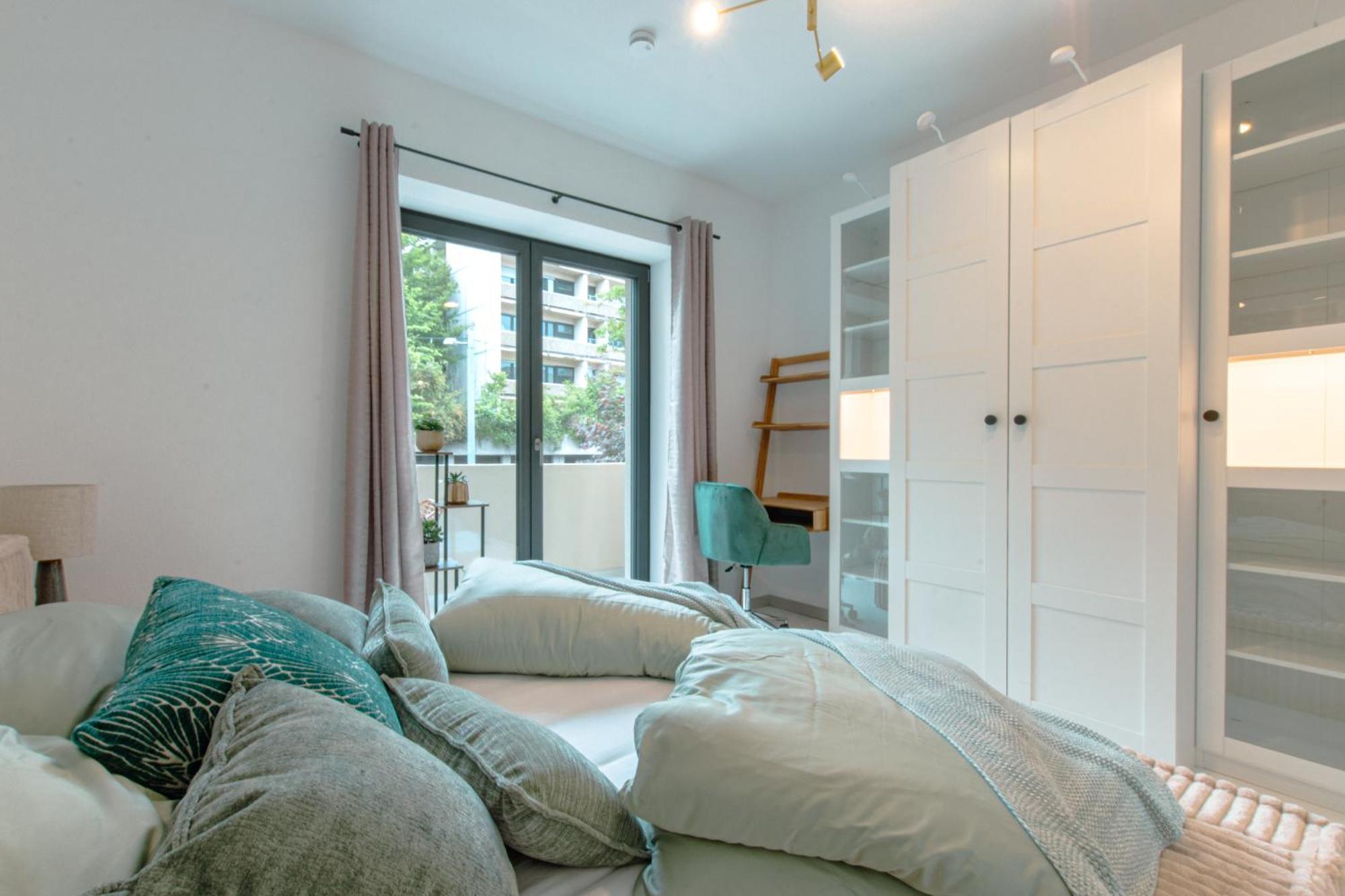 Stuttgart Lux Living - Stilvolles Wohnen Im Zentrum Estugarda Quarto foto